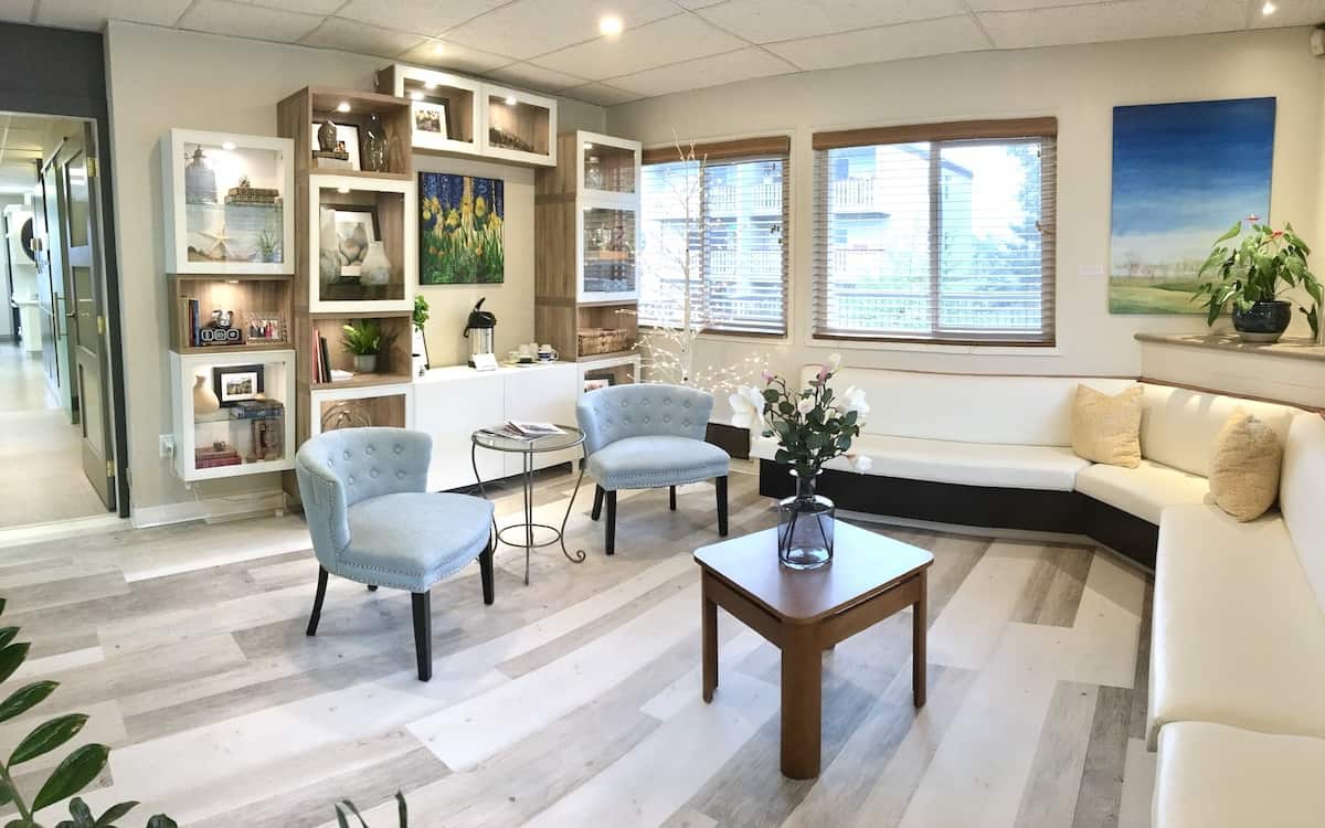 Ladysmith-Smiles-Dental-Office-Waiting-Room-Dentist-Landingpage-2 - Ladysmith Smiles Dental dentist waiting room modern clean Victoria island British Columbia canada premium experience